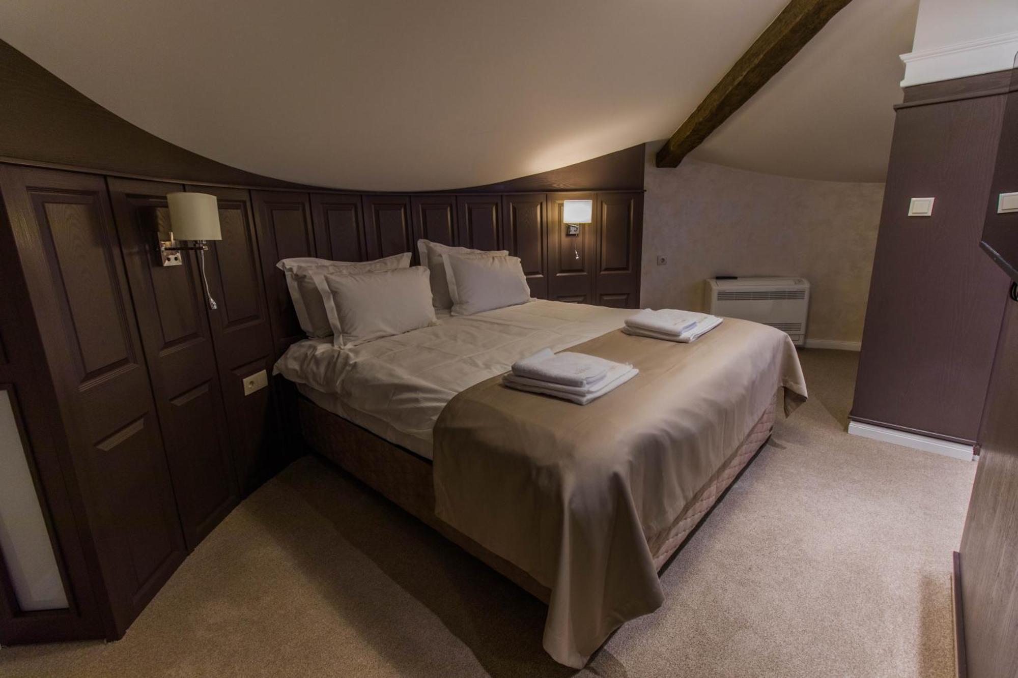 Hotel Bohemi 4*