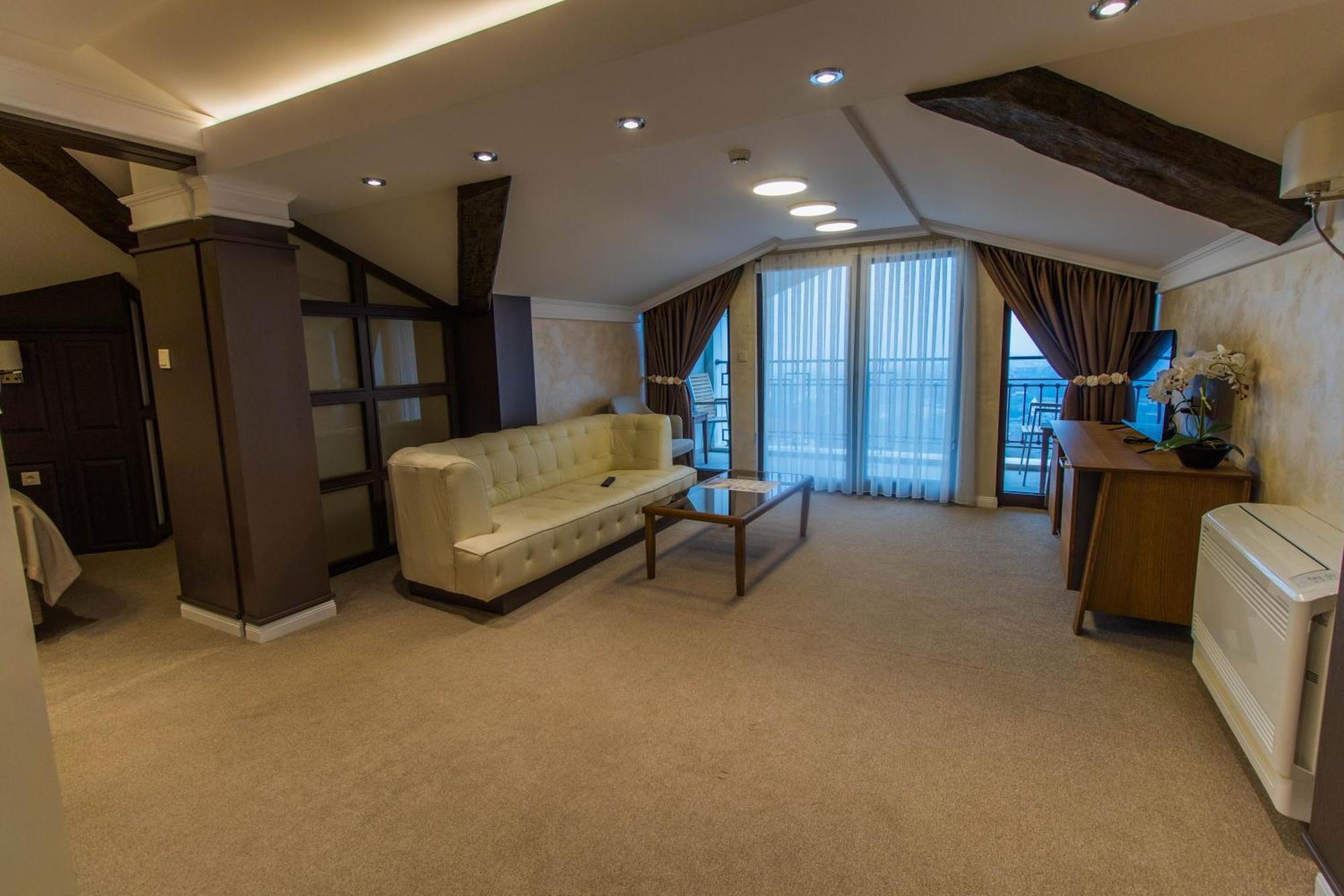 Bohemi Hotel 4*
